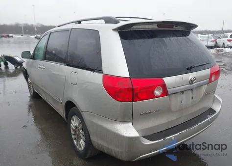 2008 Toyota Sienna Limited z USA, uszkodzony, nr VIN 5TDBK22C48S015504